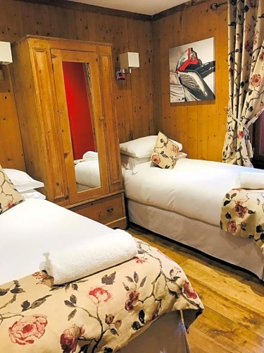 Standard Twin room