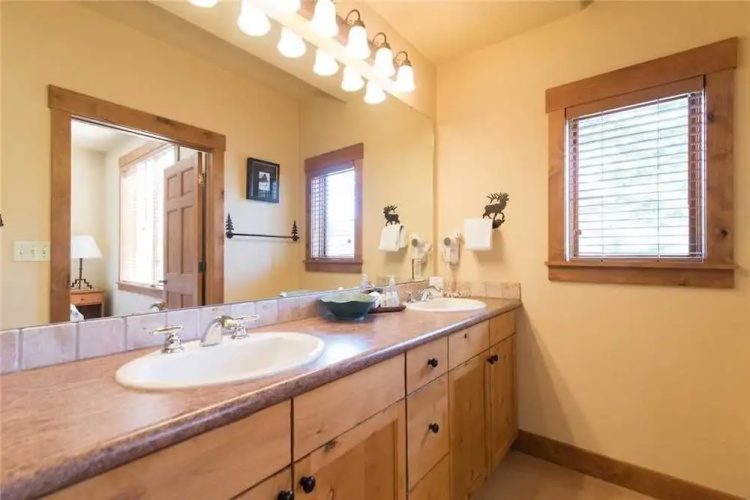 2104 Timberline Lodge, Trappeur's Crossing Apartment 2