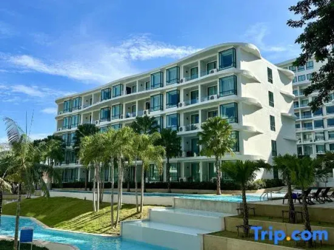 Perfect Studio 3 pools Nai Harn