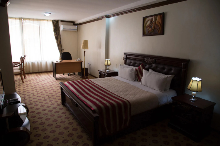 Karisimbi Hotel