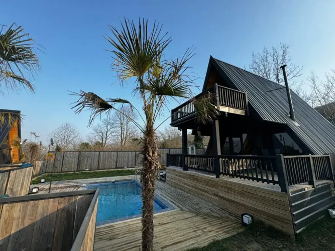 Hill House Bungalov