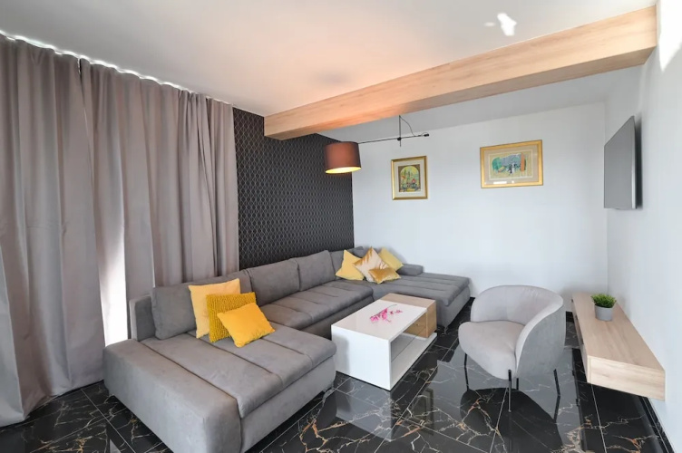 Villa Luna- Private Heated Pool