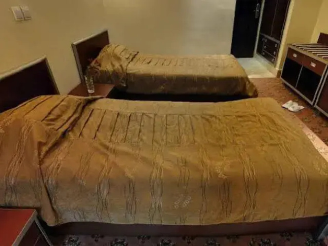 Hotel Piroozy