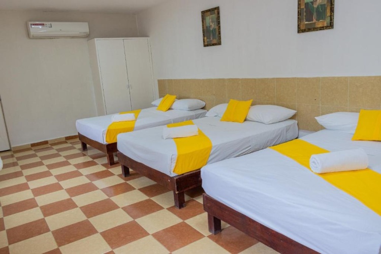 Standard Triple room