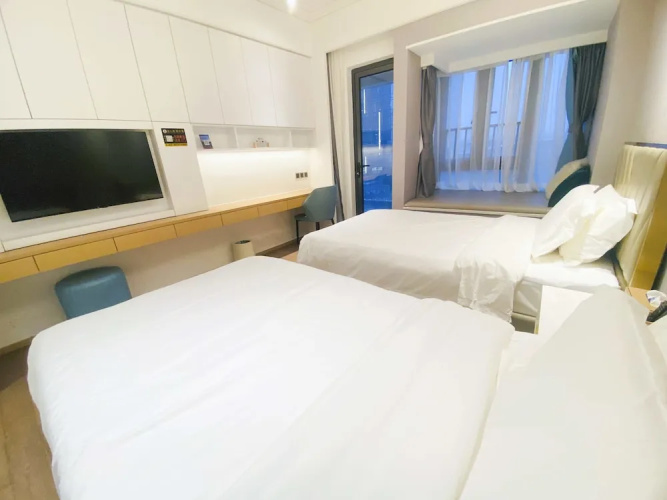 Rho Hotel