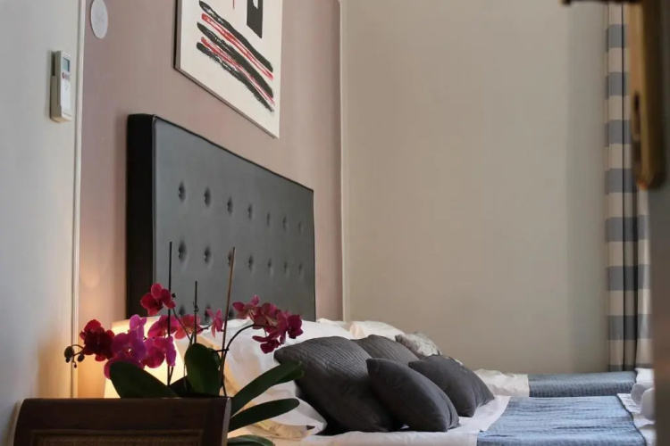 Little Rose Rooms