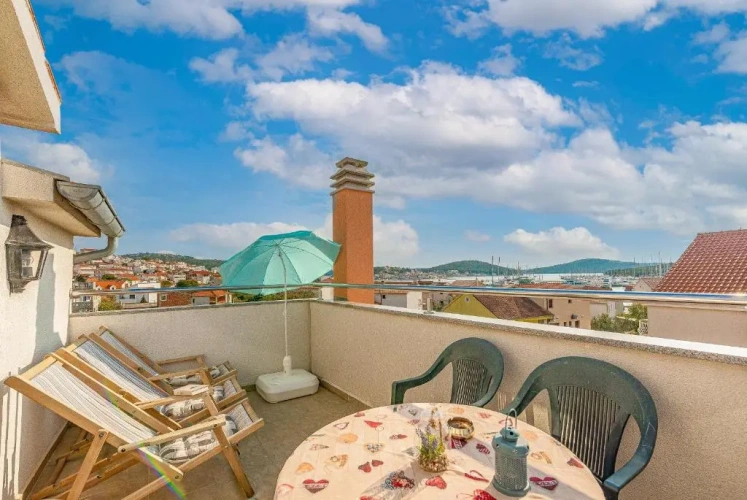 3 Bedrooms Duplex Apartment