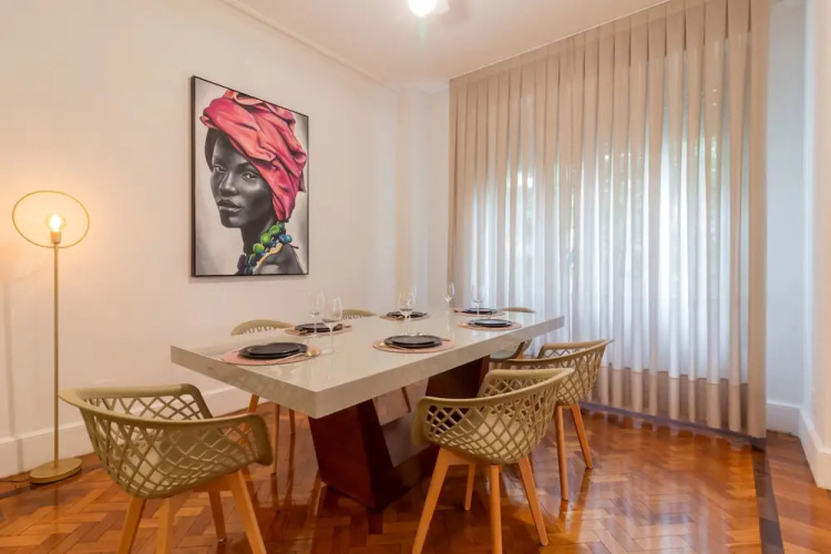 Space and Comfort in Copacabana D405