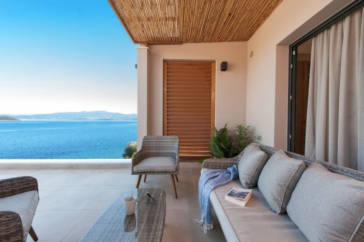 Del Mare Suites