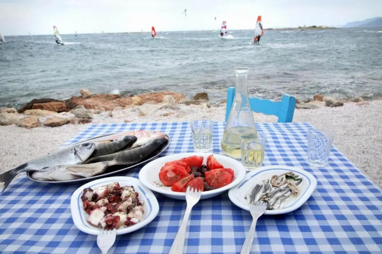 Athens windsurfing, Artemida Loutsa, Seaside Apartment