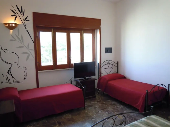 Standard Triple room