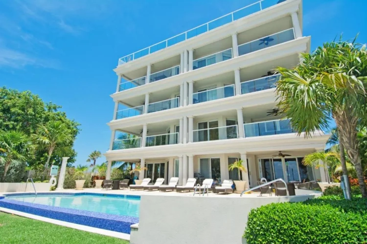 4 Bedrooms Deluxe Apartment
