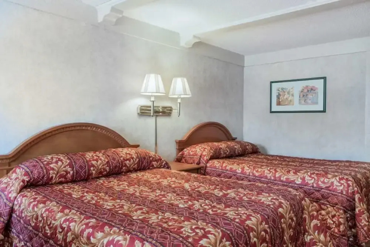 Sunrise inn