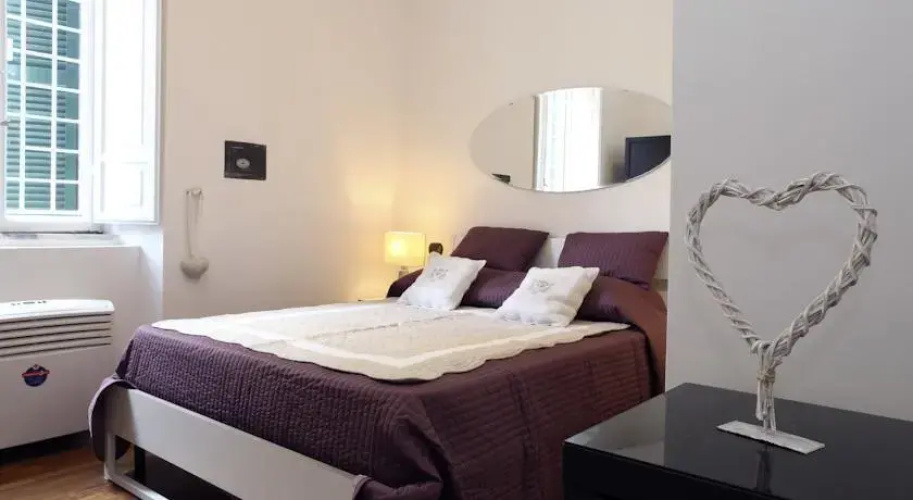 Caracciolo Guest House