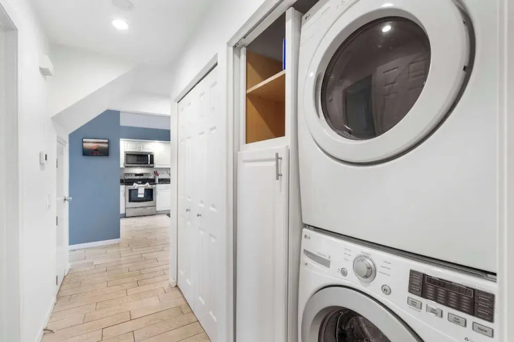 Vacay Getaway - Condo for 8
