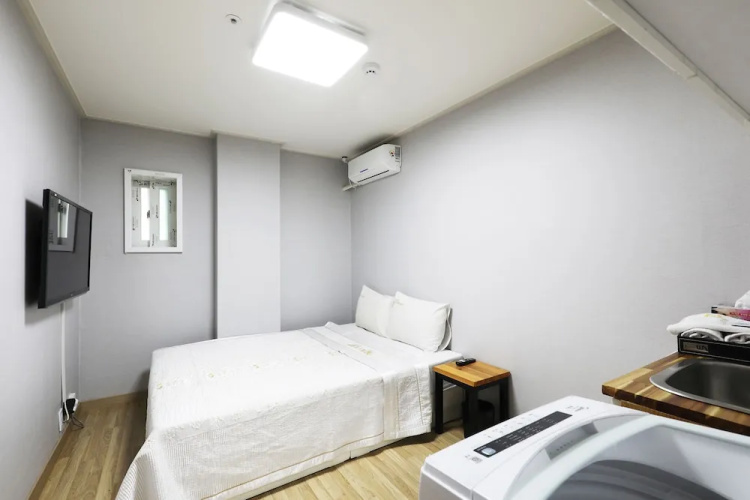 Hotel Economy
