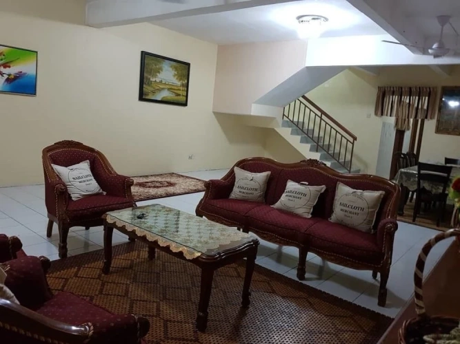 4 Bedrooms Cottage