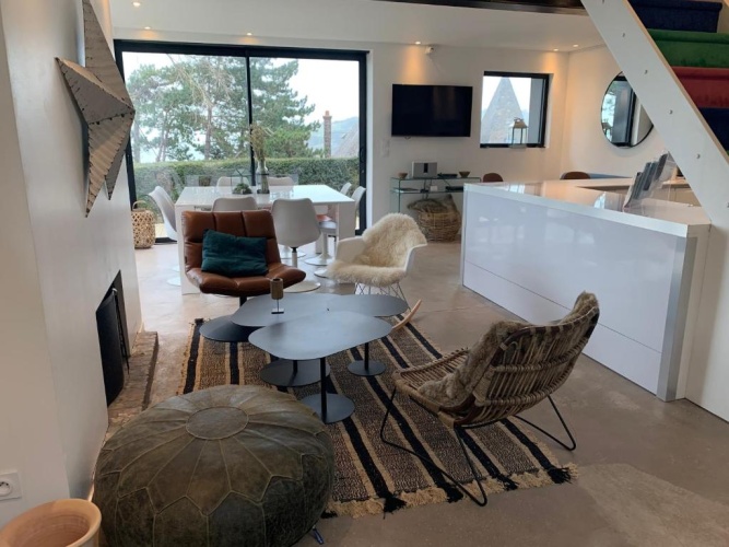 2 Bedrooms Villa