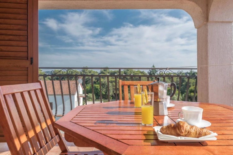 1 Bedroom Comfort Apartment with balcony and with sea view