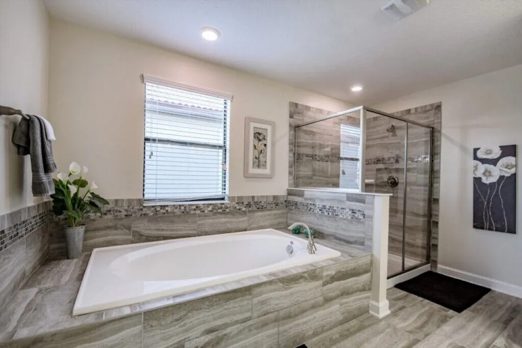 6-Bedroom Villa in Four Corners 1409RF