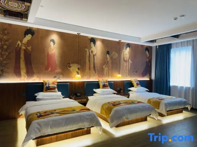 Standard Triple room