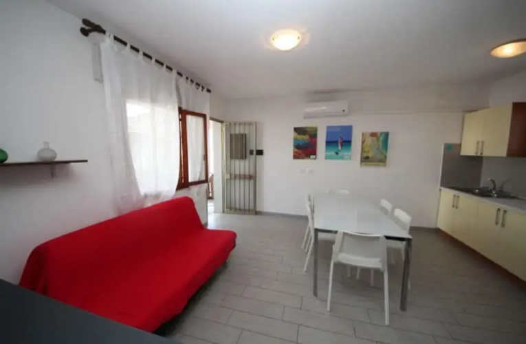Charming Apartment With AC, Garden and Parking