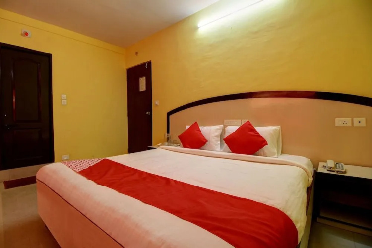 Oyo 18976 Mascot Inn