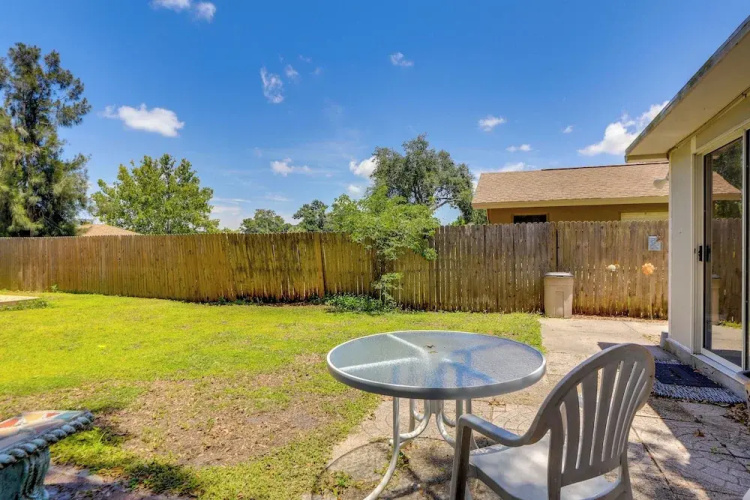 Private Yard & Patio: Studio in Pinellas Park