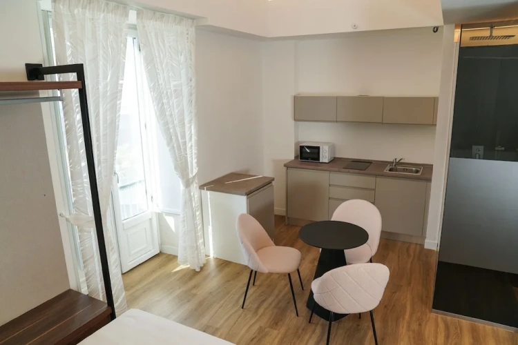 Deluxe Quadruple room with balcony