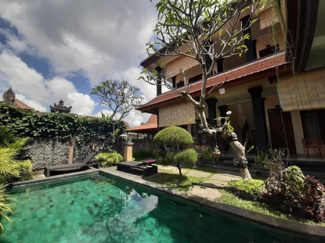 Standard Twin room with pool view
