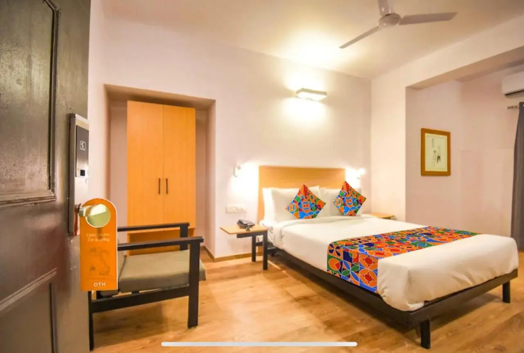 Fabhotel Heera Holiday Inn