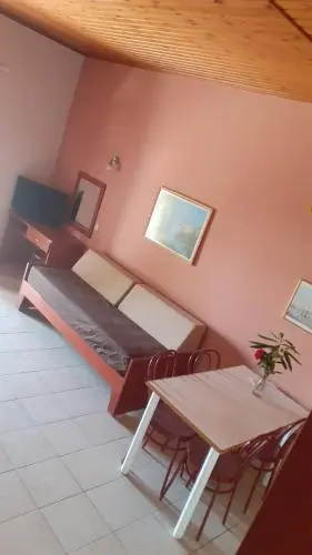 Zefiros Apartments