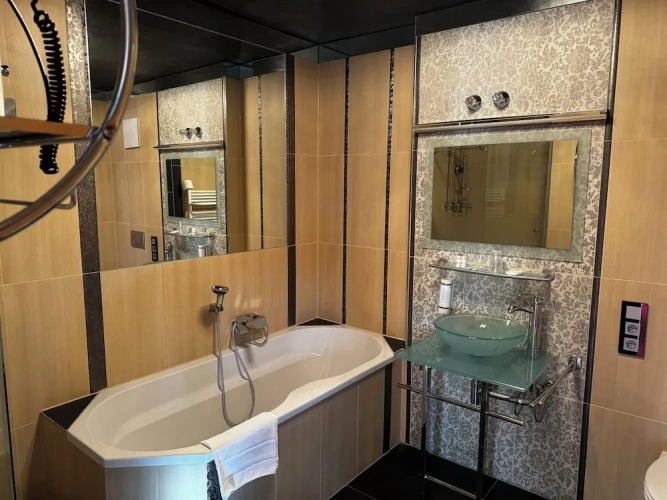 Double Suite