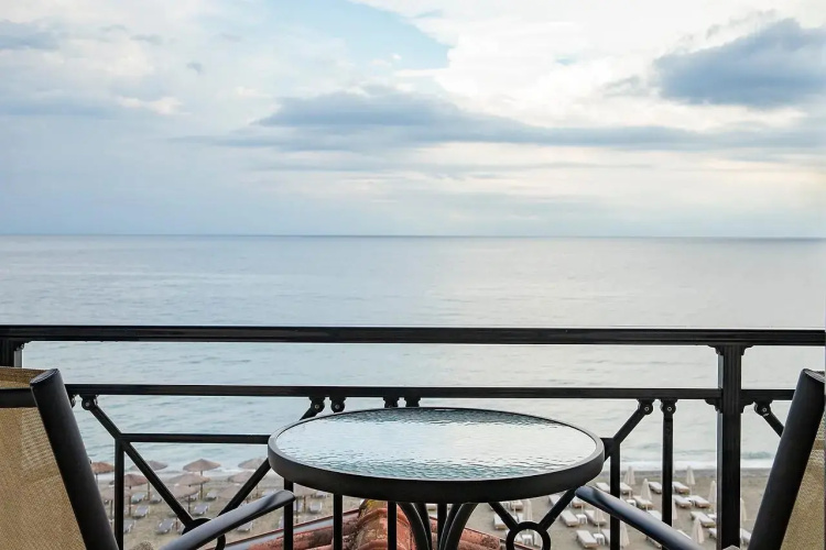 Oceana Beach Hotel