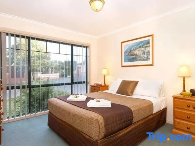 1 Bedroom Double Cottage