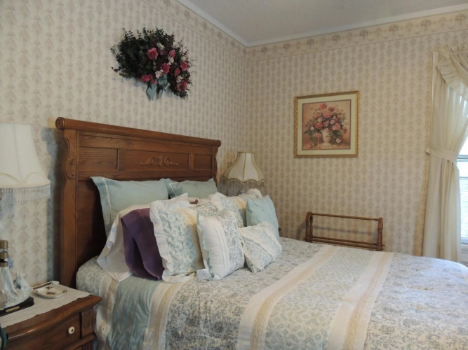 Brookview Manor Inn