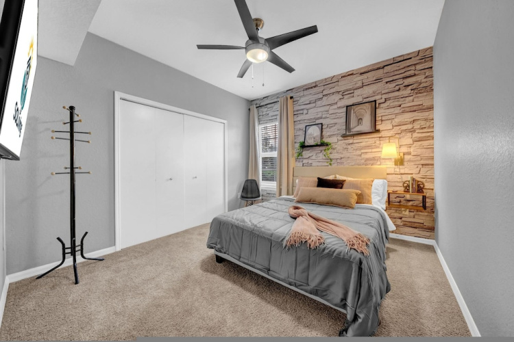 Modern 2BR Pool Gym Pet-friendly 12