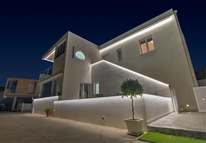 3 Bedrooms Apartment