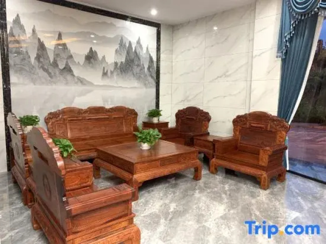 Mengla Yunpeng Grand Hotel