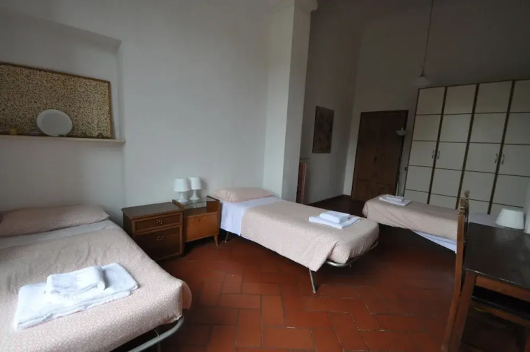 Comfortable 3BD Apt 7min Walk to The Train Station