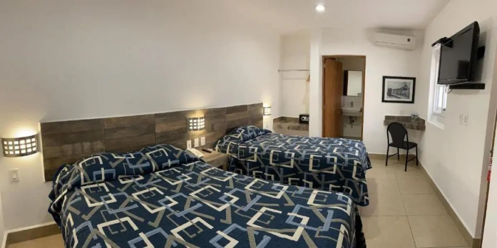 Standard Triple room