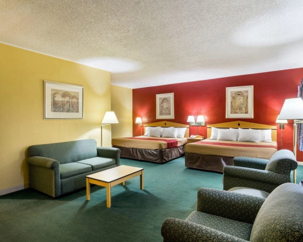 Econo Lodge Topeka Blvd.