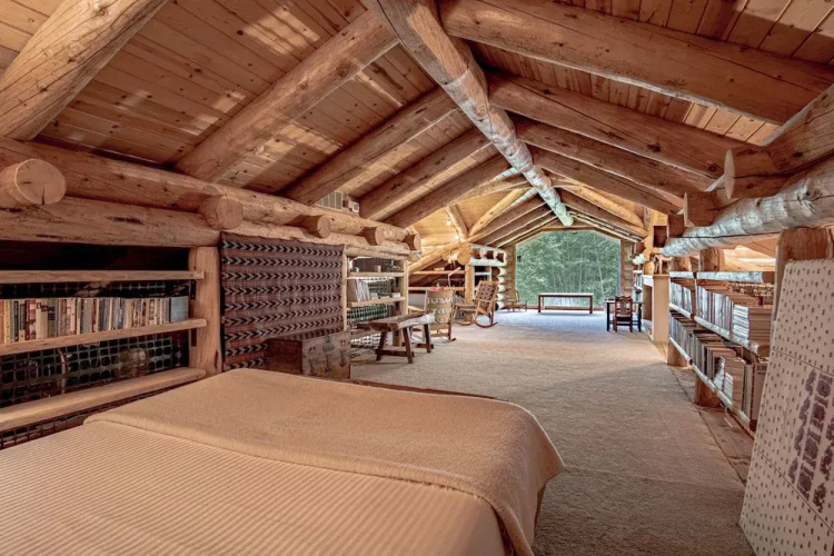 The Barn on Warm Springs Creek - 9 Riverfront Acres