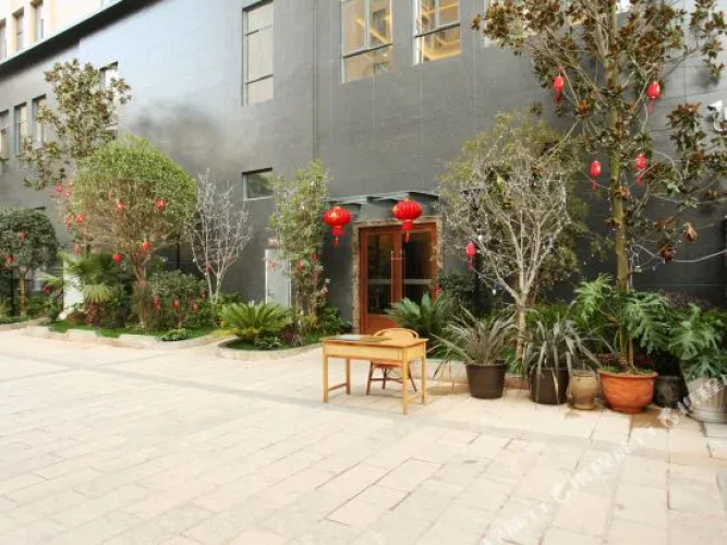 Longsheng Hotel