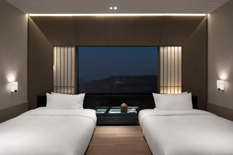 Qianzitong·First Seeing Hotel