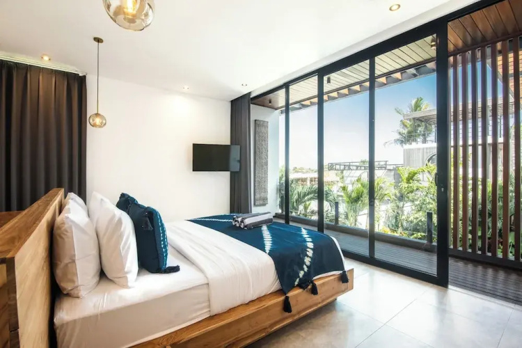 Stylish 5BR Beach Villa, 200m in Boho Canggu