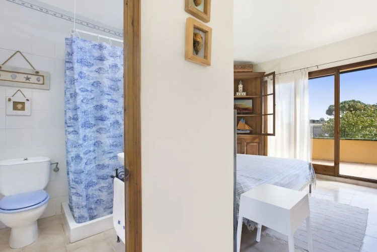 4 Bedrooms Villa