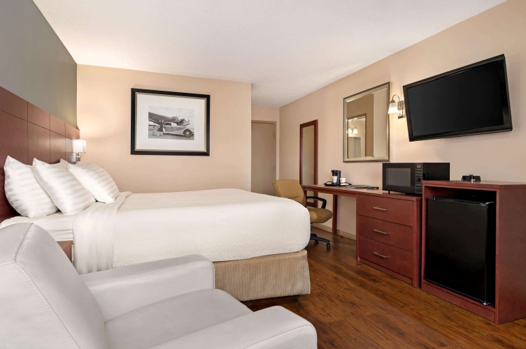 Days Inn by Wyndham Fredericton photo 7