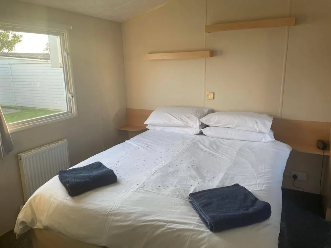 2022 Holiday Home 2 Bedroom With Decking