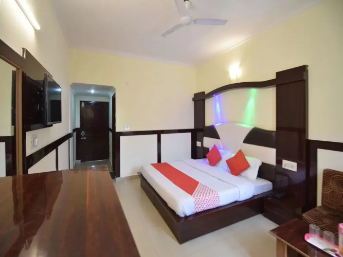 Hotel shree palace, katra ,